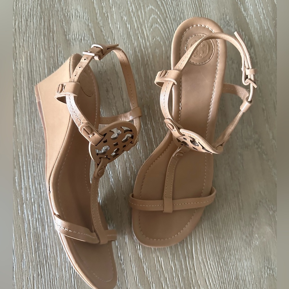 Tory Burch Tan Leather Logo Wedge Sandals - Picture 2 of 8